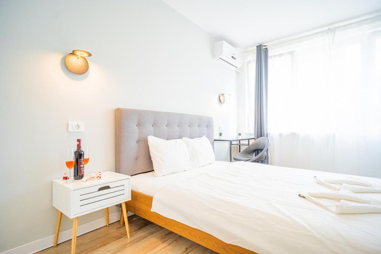 Spacious Newly Renovated 2Br Apartments With Balcony Bucureşti Eksteriør bilde