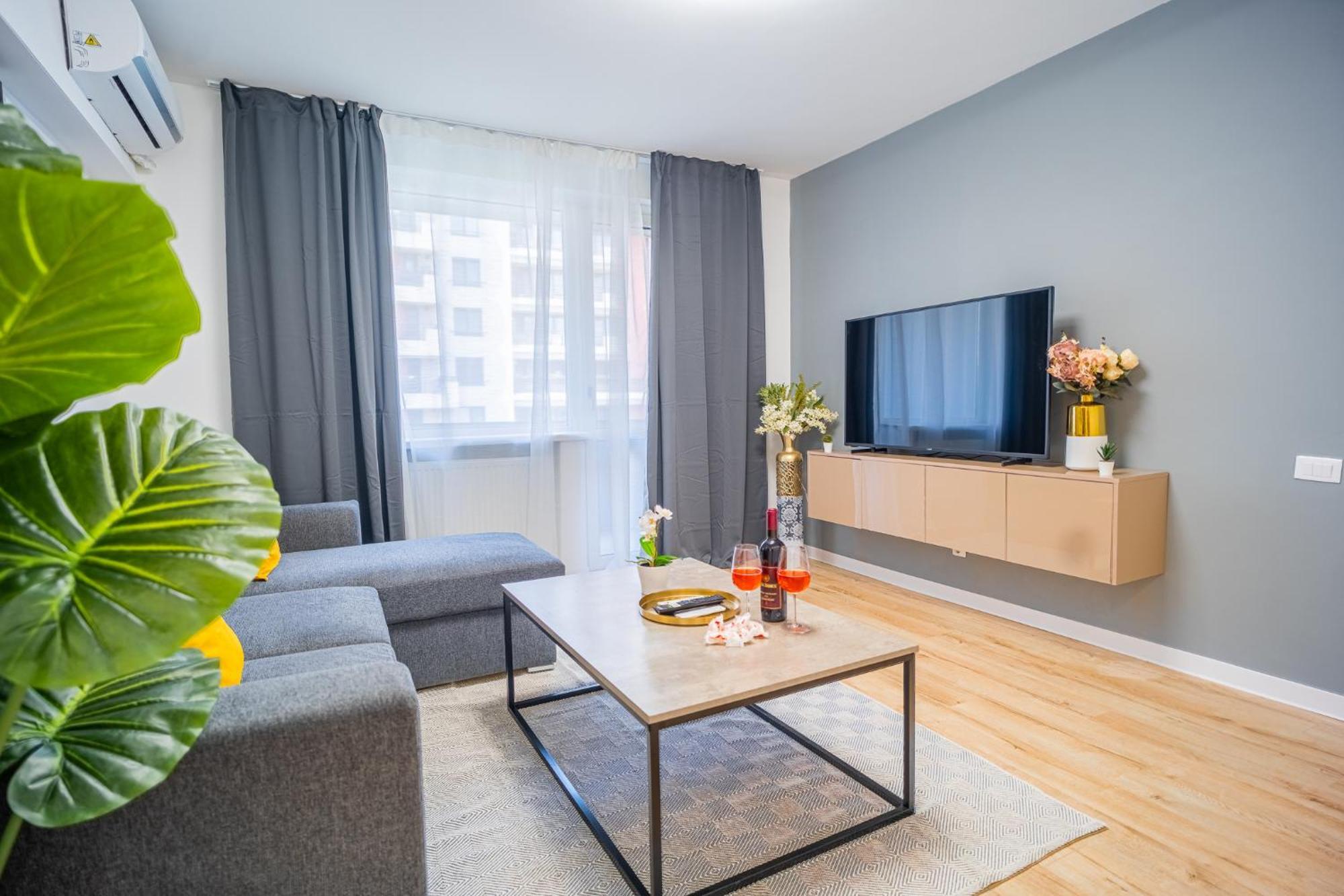 Spacious Newly Renovated 2Br Apartments With Balcony Bucureşti Eksteriør bilde