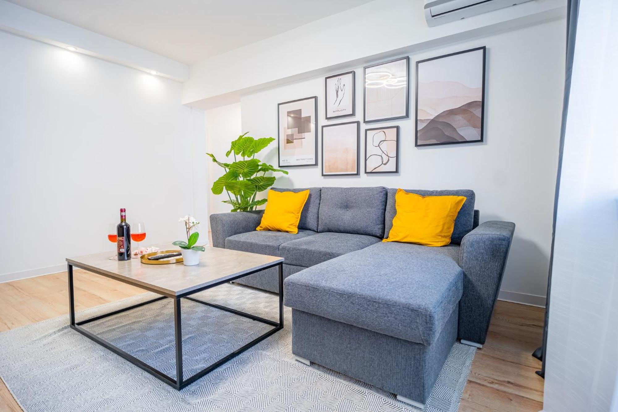 Spacious Newly Renovated 2Br Apartments With Balcony Bucureşti Eksteriør bilde