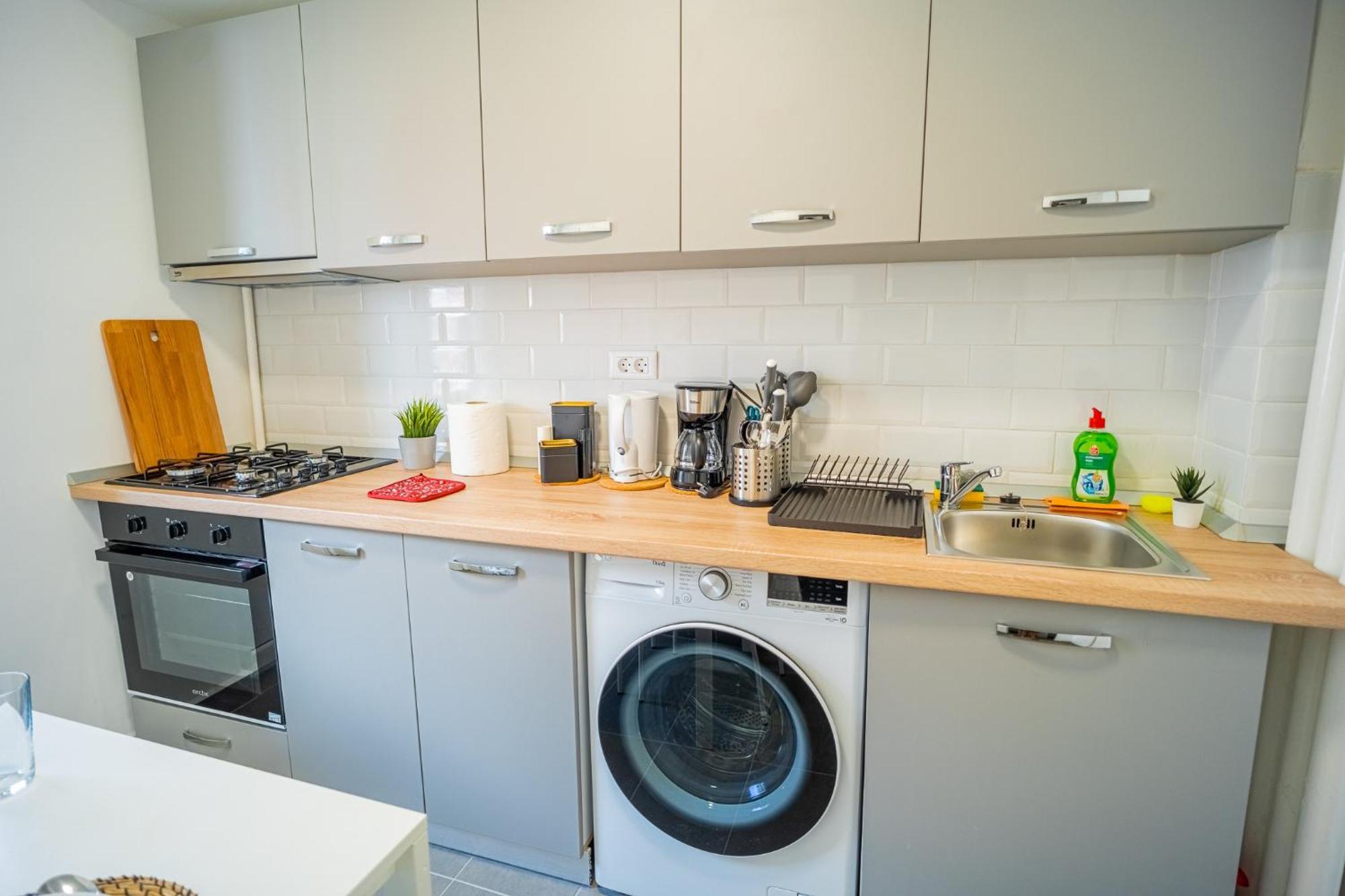 Spacious Newly Renovated 2Br Apartments With Balcony Bucureşti Eksteriør bilde